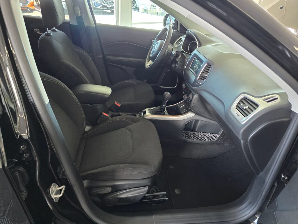 Used 2020 Jeep Compass Sport FWD image 34
