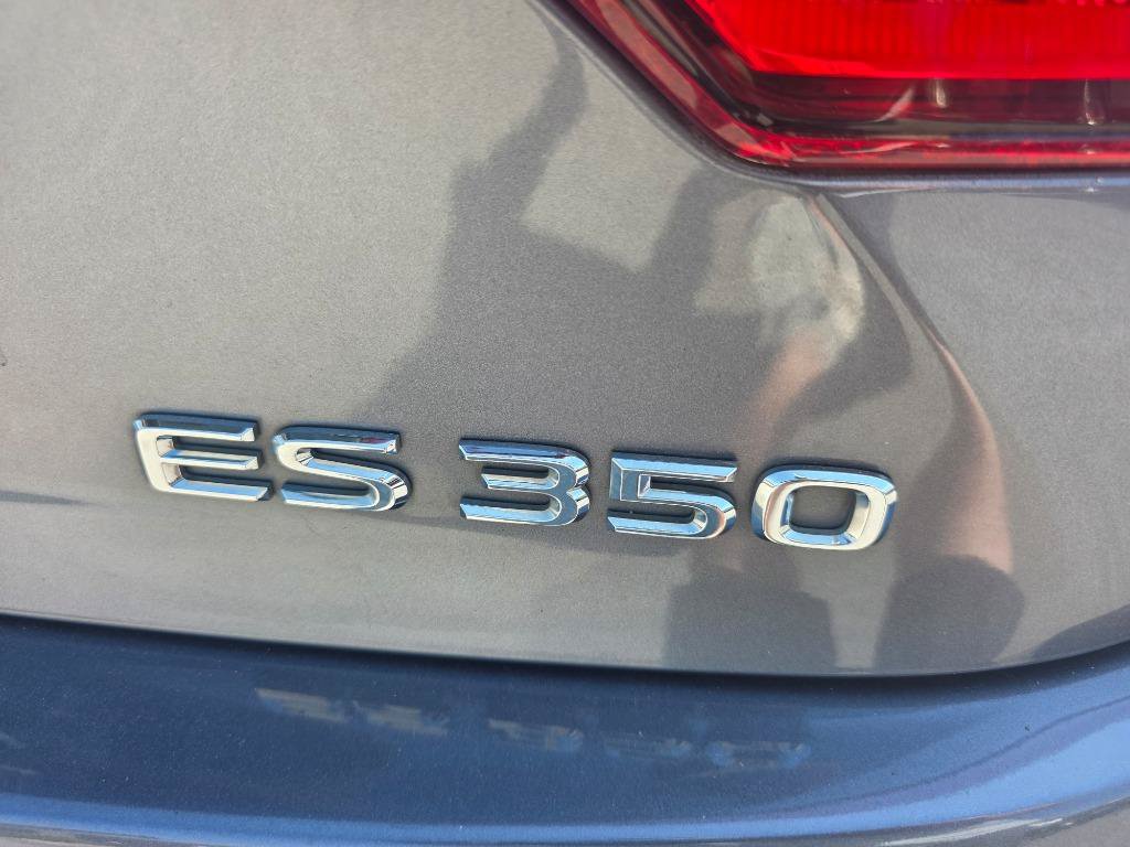 Used 2013 Lexus ES 350 w/ Luxury Pkg FWD image 5
