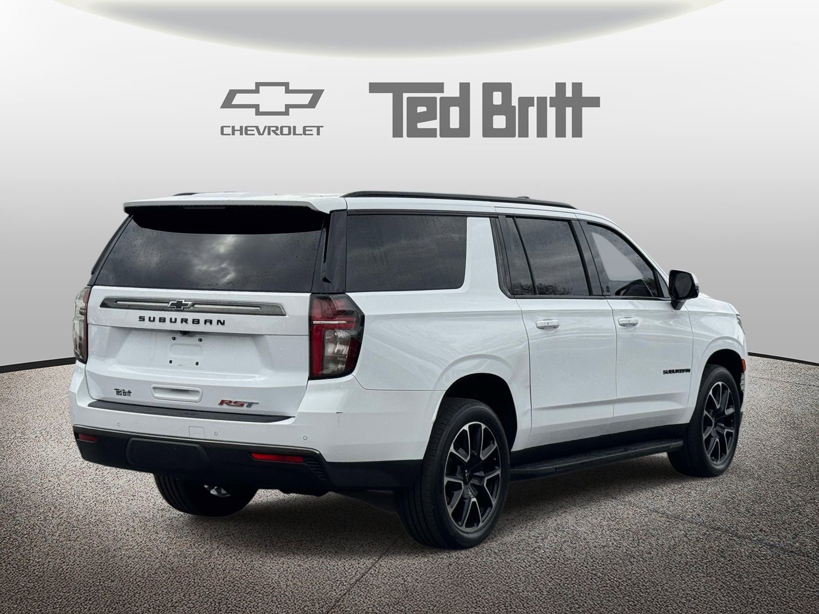 Used 2022 Chevrolet Suburban RST w/ Luxury Package image 4