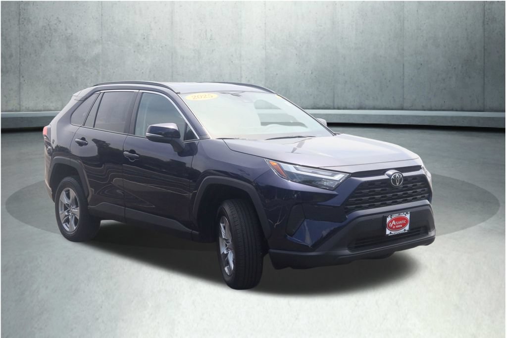 Used 2025 Toyota RAV4 XLE AWD/4WD image 13