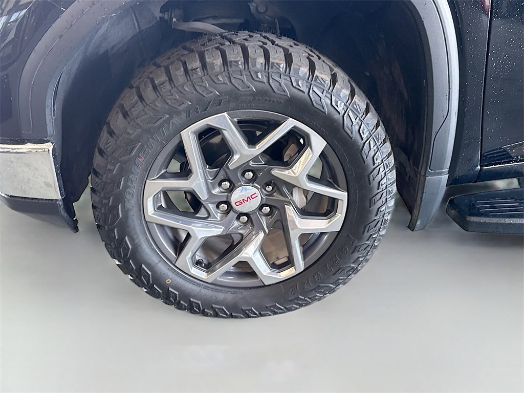 Used 2023 GMC Sierra 1500 SLT image 32