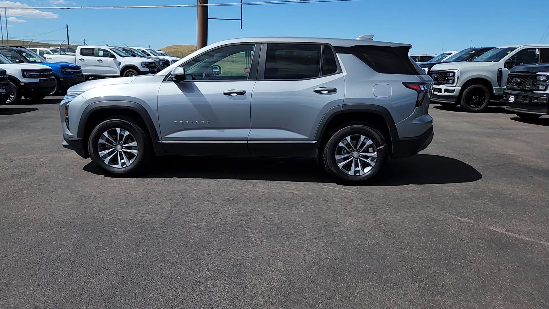 Used 2026 Chevrolet Equinox LT AWD/4WD image 2