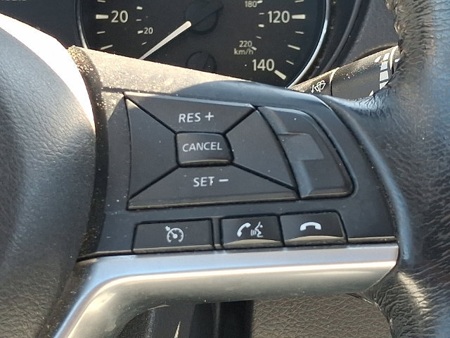 Used 2017 Nissan Rogue SV AWD/4WD image 21