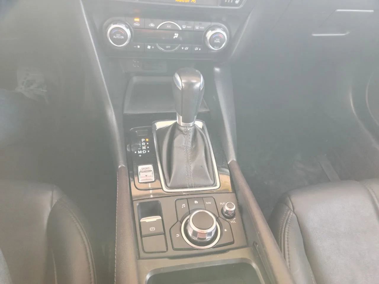 Used 2018 MAZDA MAZDA3 Touring image 13