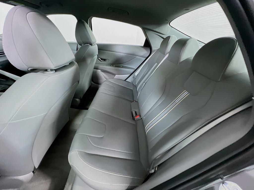 Certified 2023 Hyundai Elantra SEL w/ Convenience Package FWD image 23