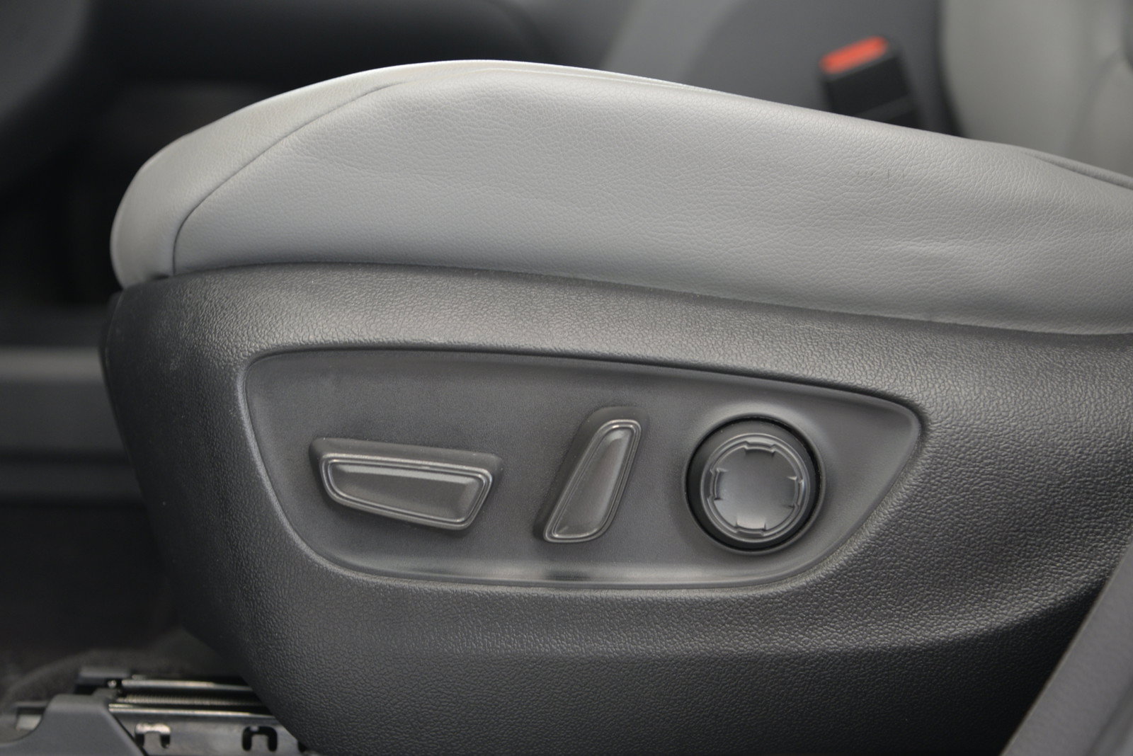 Used 2024 Toyota Sienna XLE AWD/4WD image 21