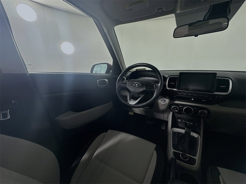 Used 2024 Hyundai Venue SEL image 9