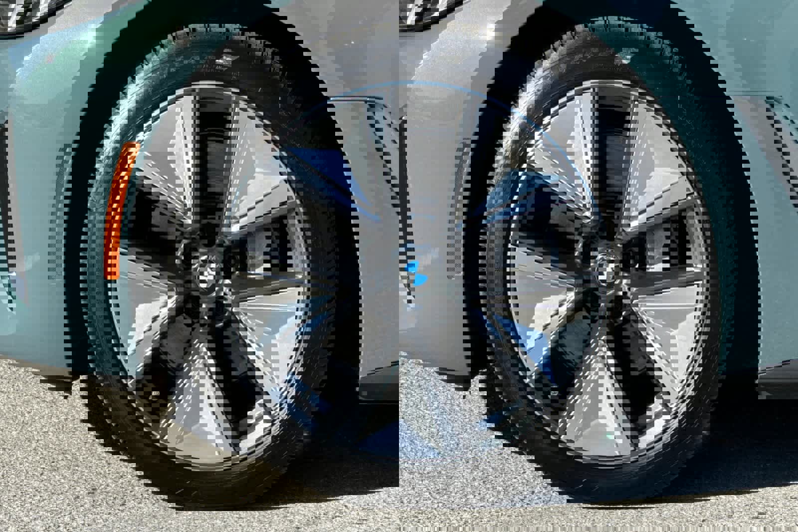 Used 2025 BMW i4 eDrive40 w/ Premium Package image 30