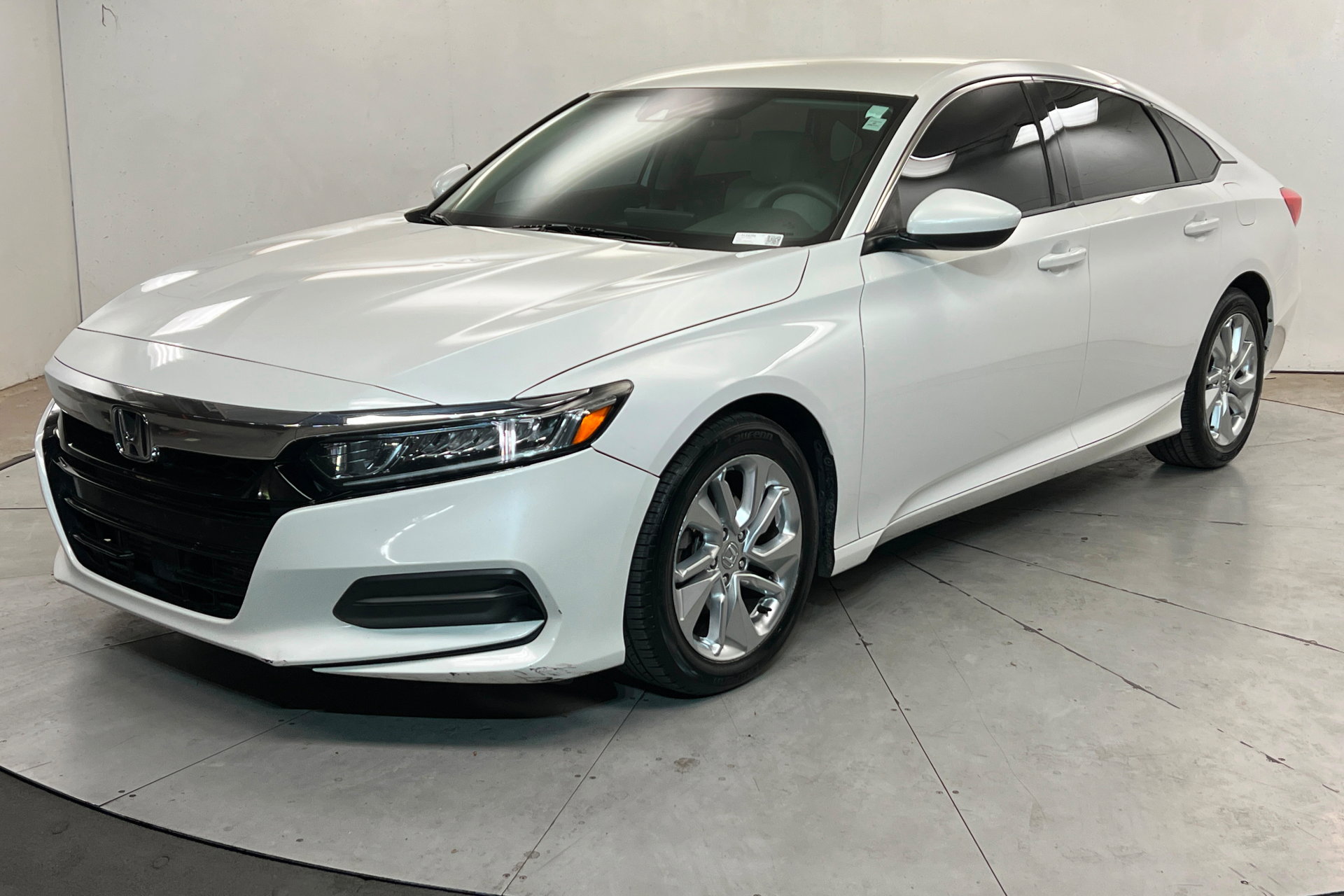 Used 2018 Honda Accord LX image 1