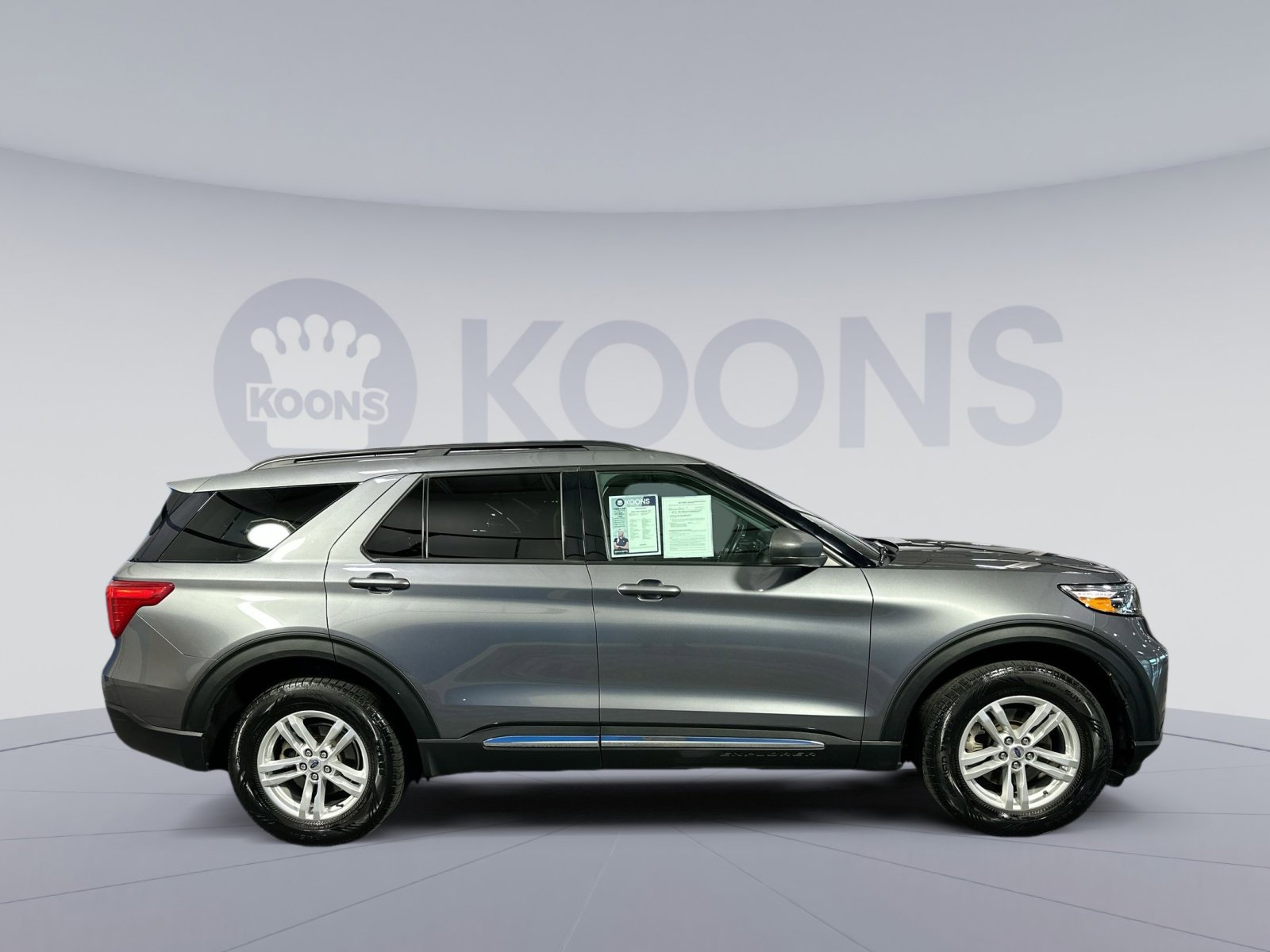 Used 2022 Ford Explorer XLT image 8