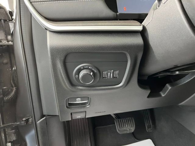 Used 2026 Jeep Grand Cherokee Altitude image 19