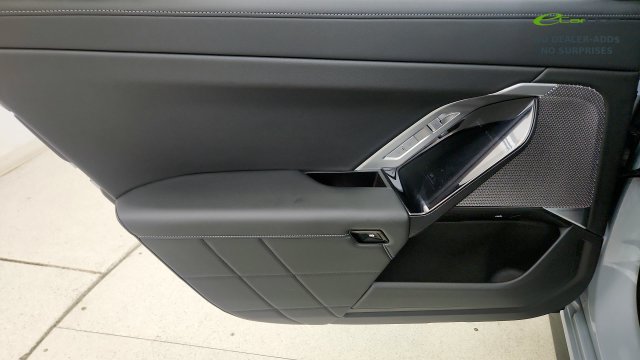 Used 2025 BMW 740i RWD image 45