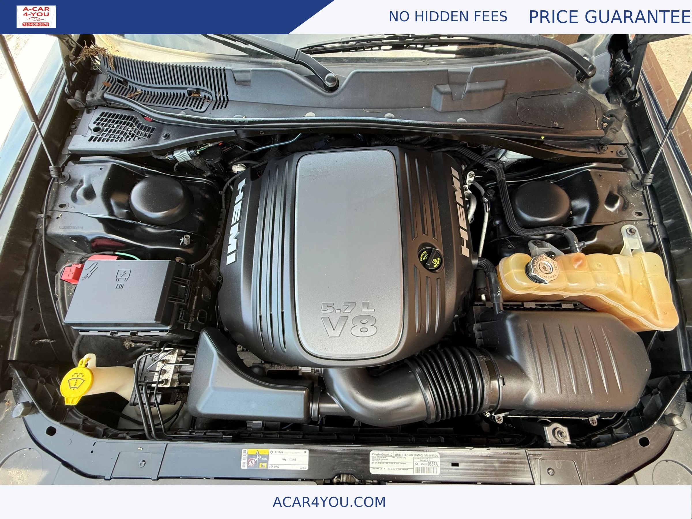 Used 2014 Dodge Challenger R/T RWD image 9