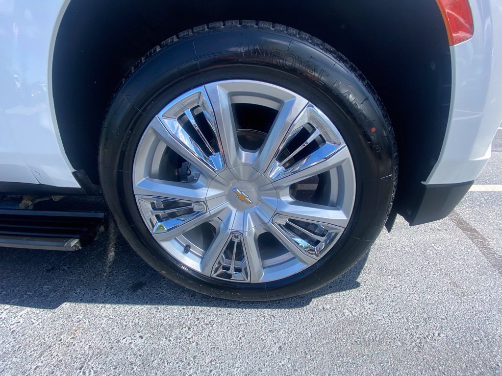 Used 2024 Chevrolet Tahoe High Country w/ Premium Package AWD/4WD image 32