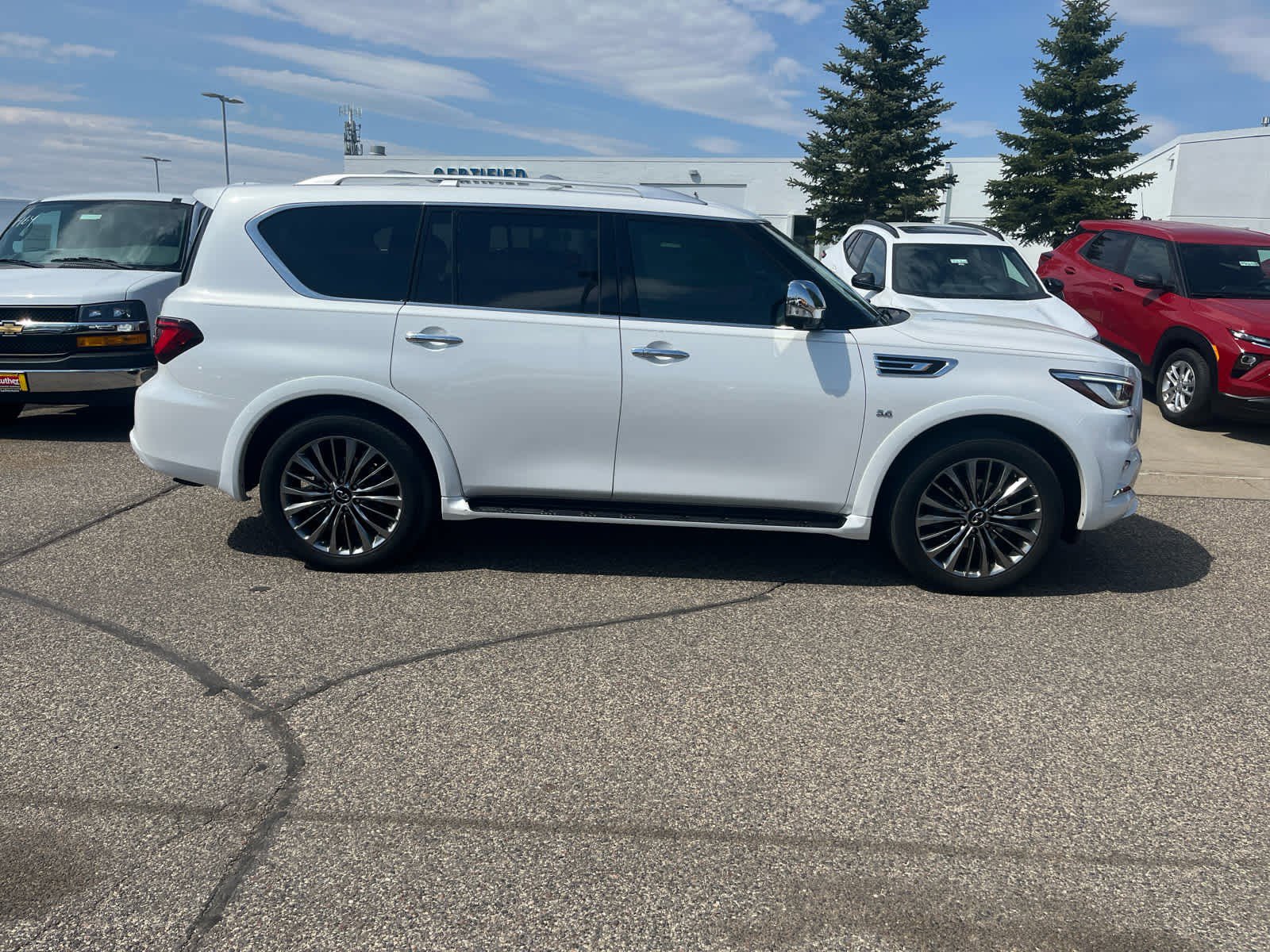 Used 2020 INFINITI QX80 Luxe w/ Sensory Package AWD/4WD image 4