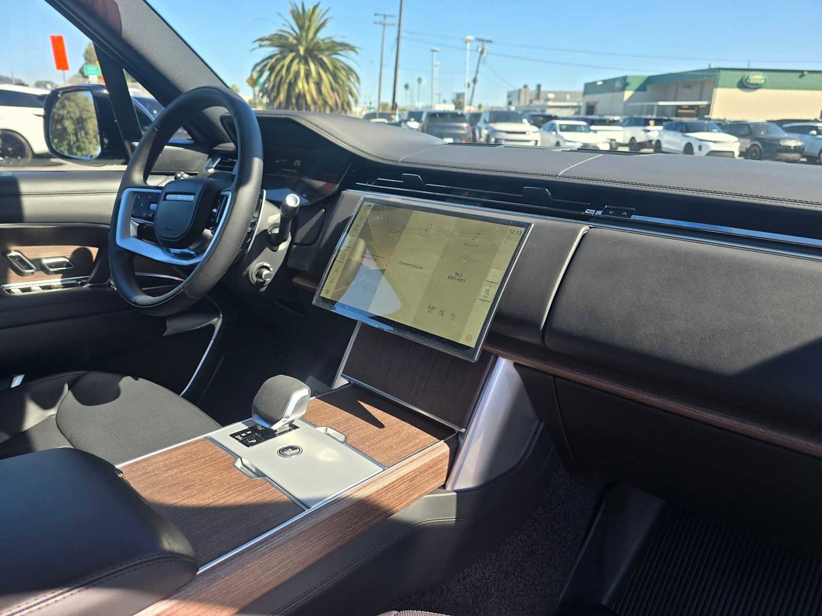 New 2025 Land Rover Range Rover SE image 12