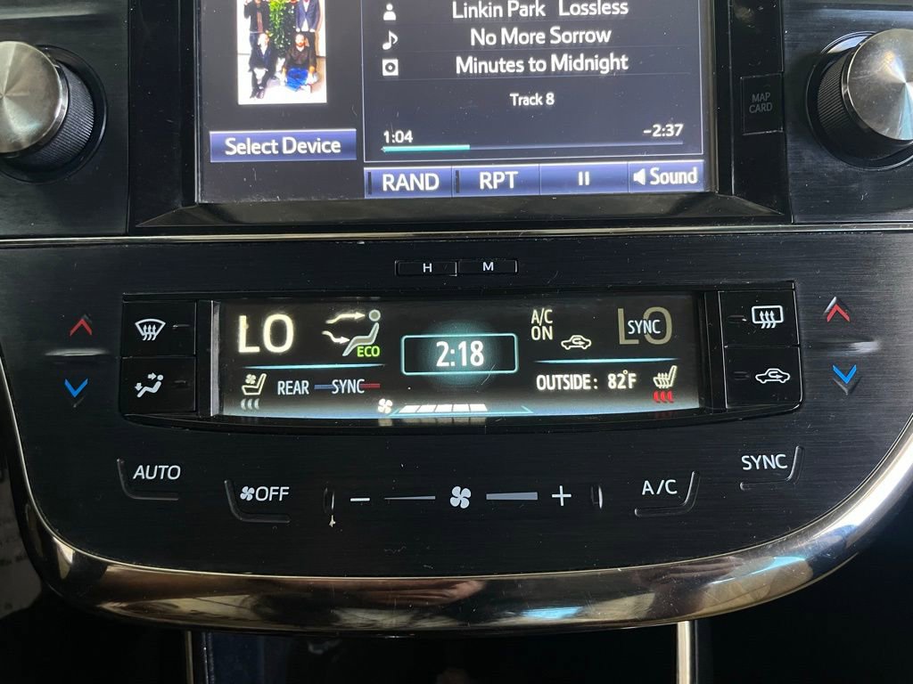 Used 2016 Toyota Avalon Limited image 45