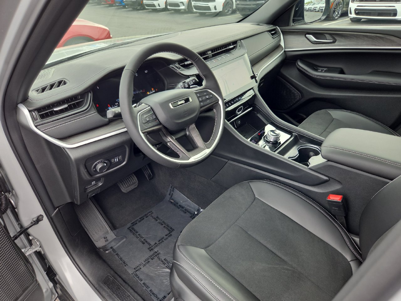 New 2026 Jeep Grand Cherokee Altitude AWD/4WD image 19
