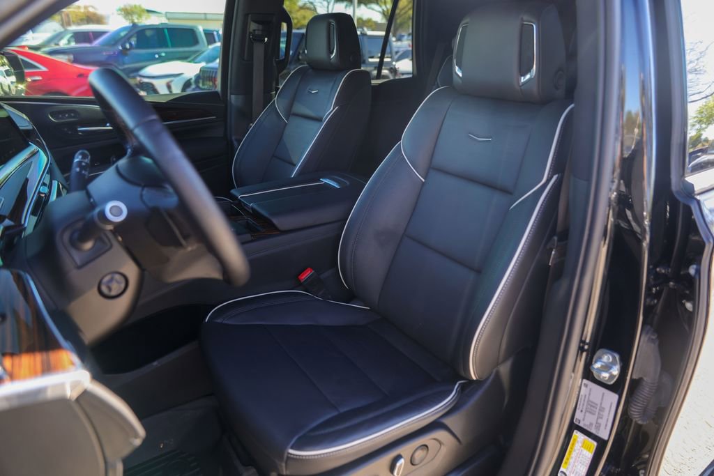 Used 2022 Cadillac Escalade Premium Luxury image 7