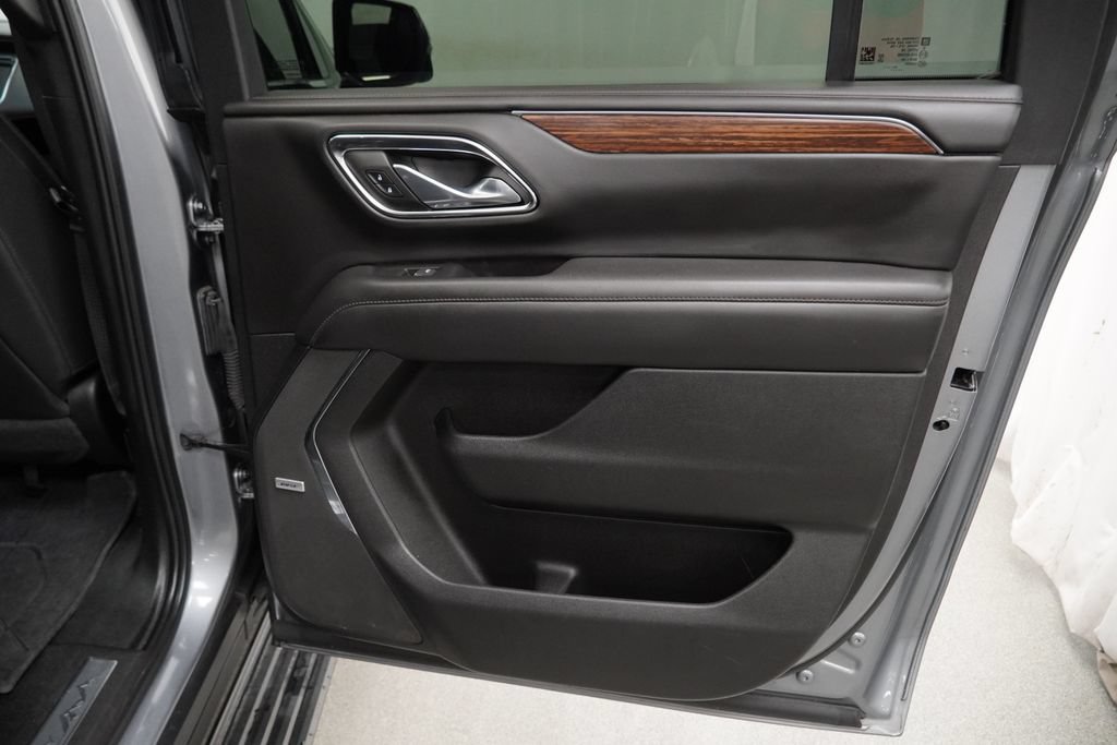 Used 2023 Chevrolet Suburban High Country AWD/4WD image 30