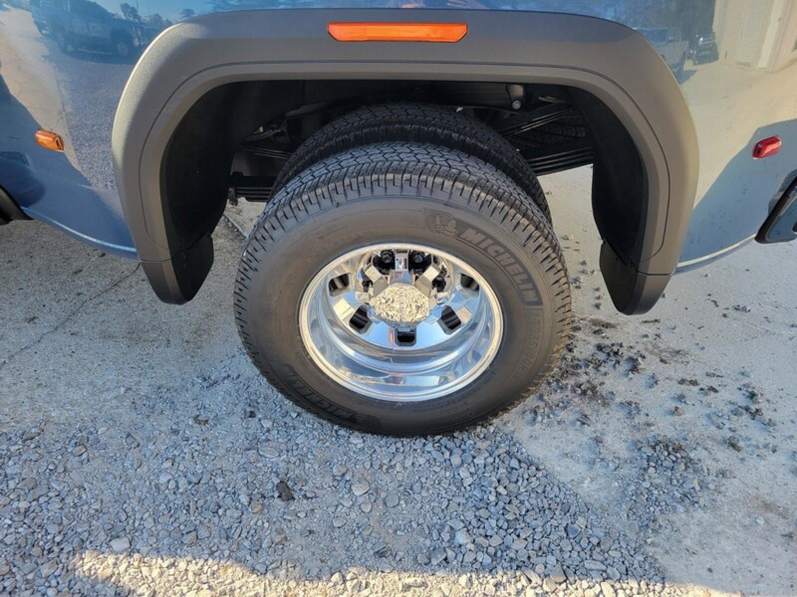 New 2026 GMC Sierra 3500 Denali Ultimate image 9