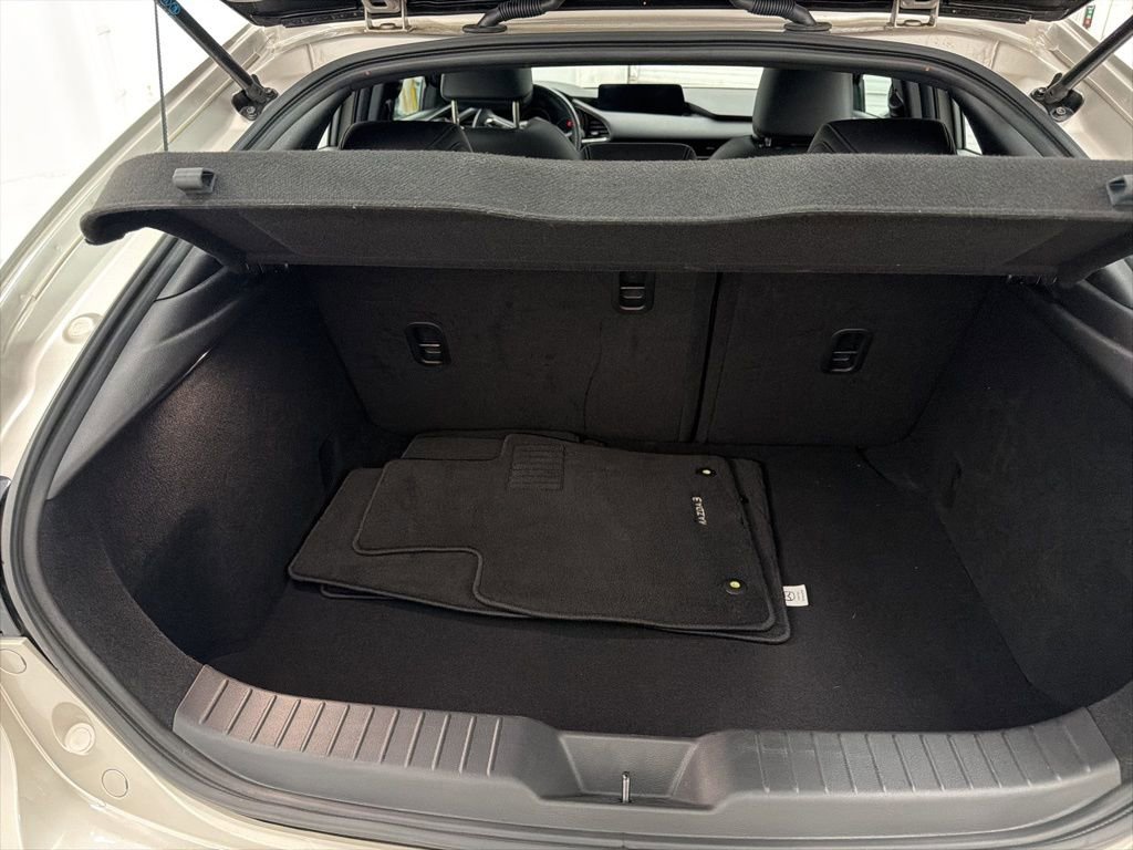 Used 2024 MAZDA MAZDA3 Hatchback w/Premium Plus Pkg image 25