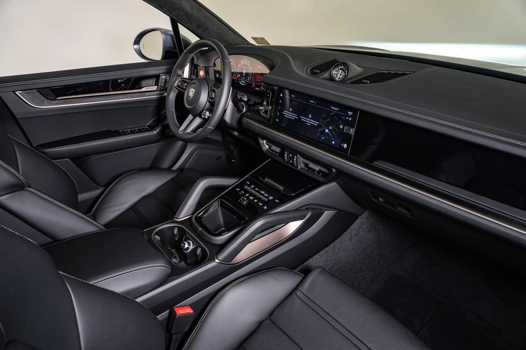 New 2026 Porsche Cayenne Turbo AWD/4WD image 15