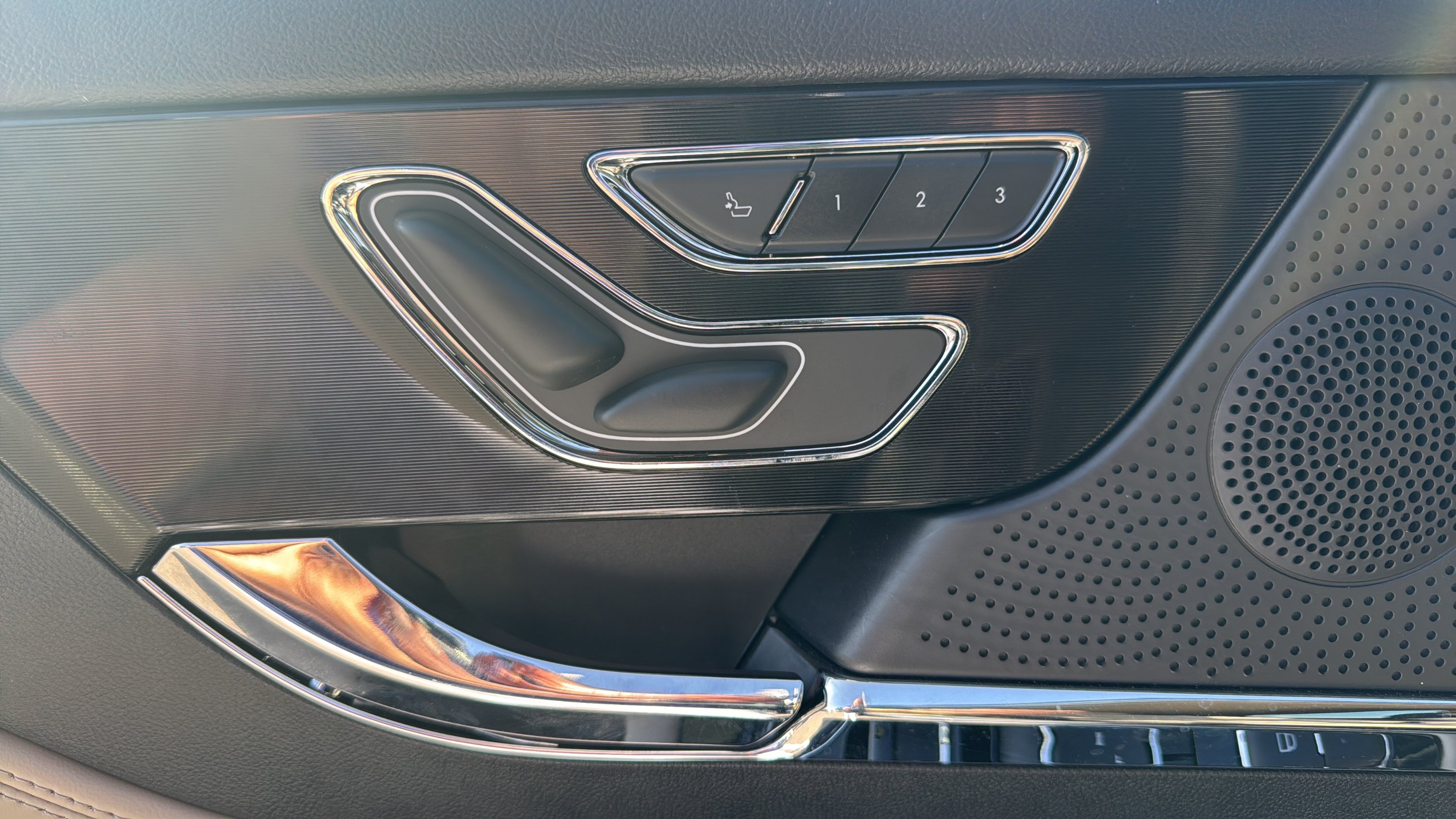 Used 2025 Lincoln Corsair Reserve FWD image 10