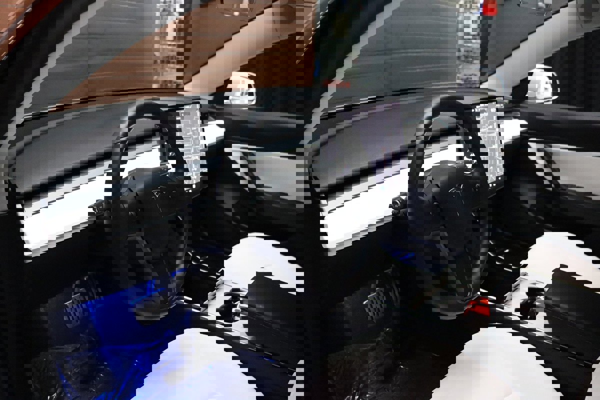 Used 2020 Tesla Model 3 Performance image 39