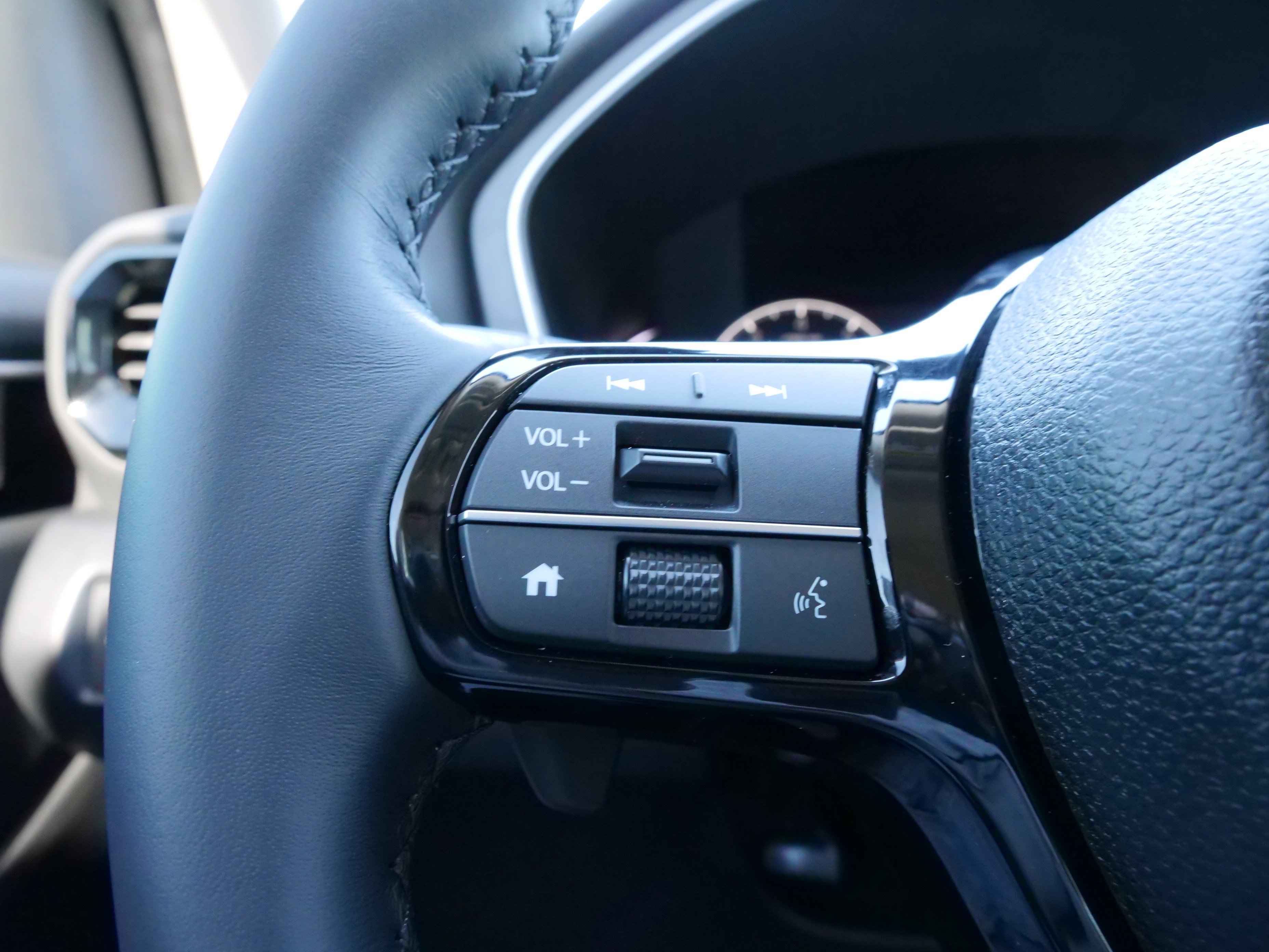 Used 2025 Honda Pilot Touring image 23