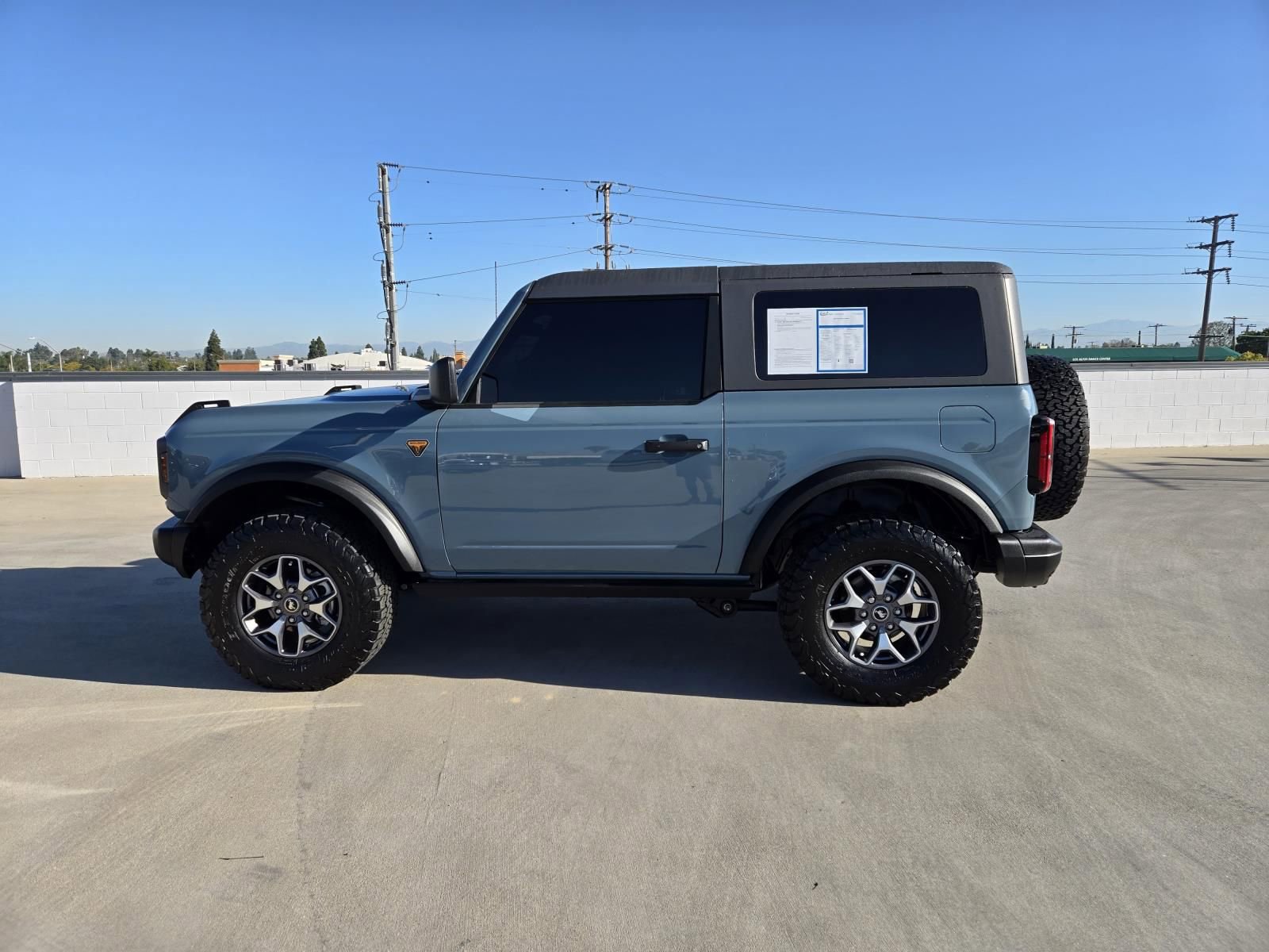 Used 2023 Ford Bronco Badlands image 7