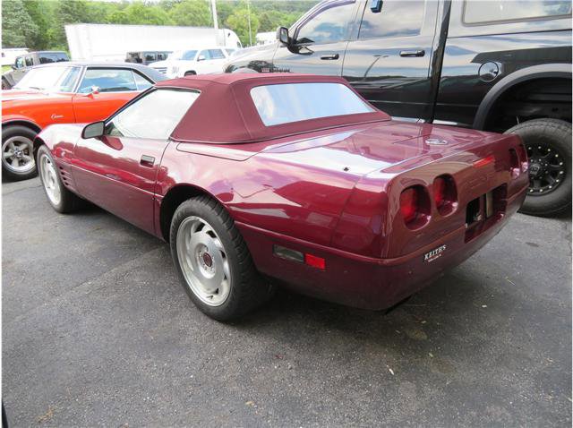 Used 1993 Chevrolet Corvette Convertible image 2