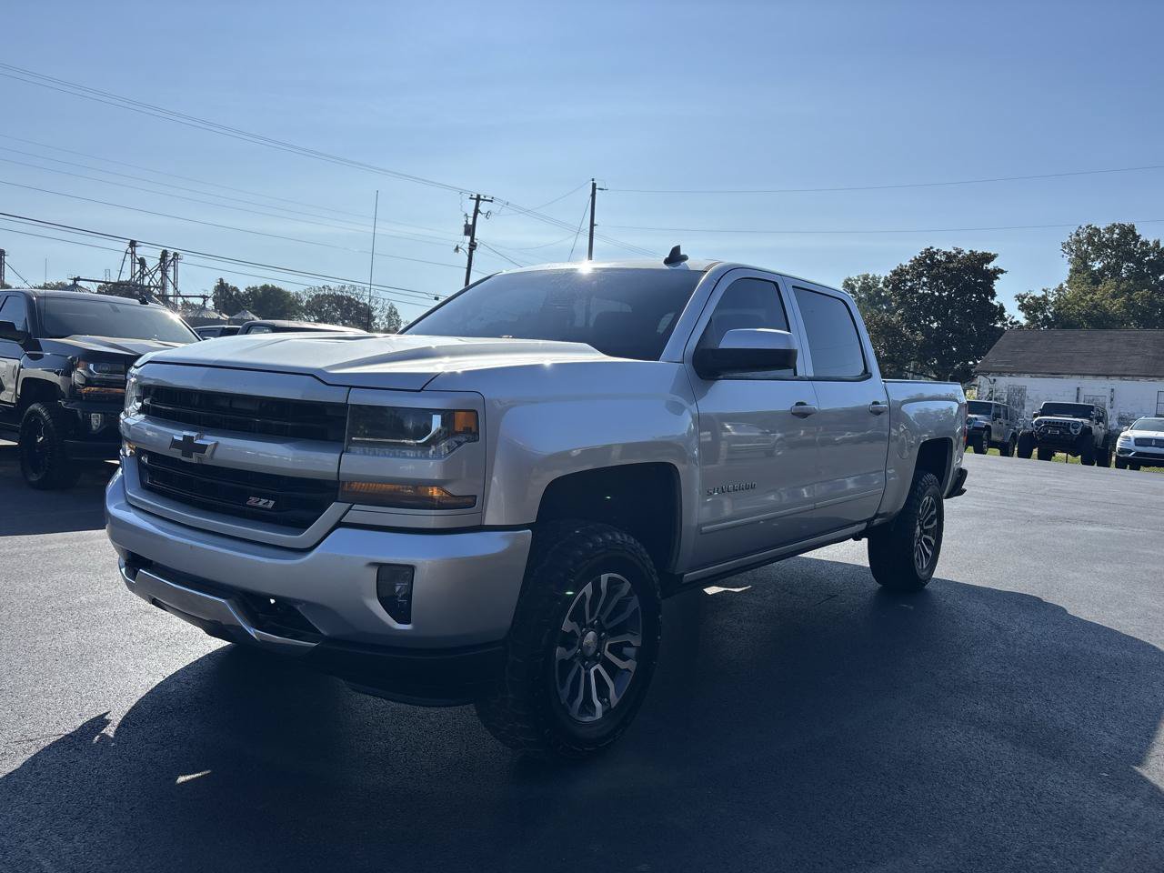 Used 2018 Chevrolet Silverado 1500 LT w/ All Star Edition AWD/4WD image 4