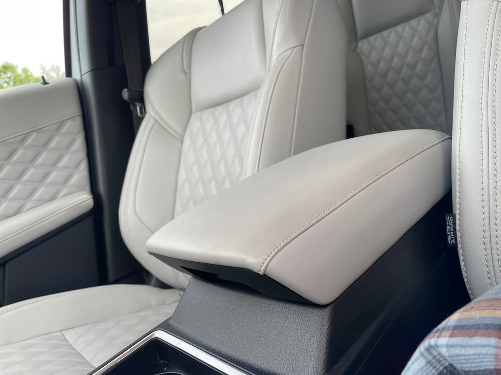 Used 2023 Mitsubishi Outlander SEL AWD/4WD image 24