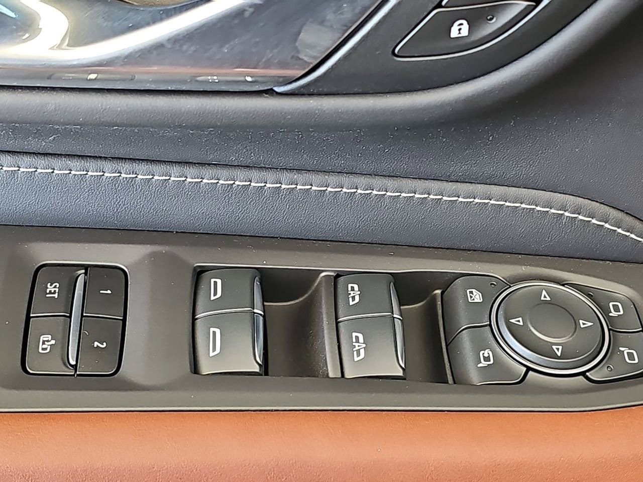 Used 2024 GMC Yukon Denali Ultimate AWD/4WD image 34