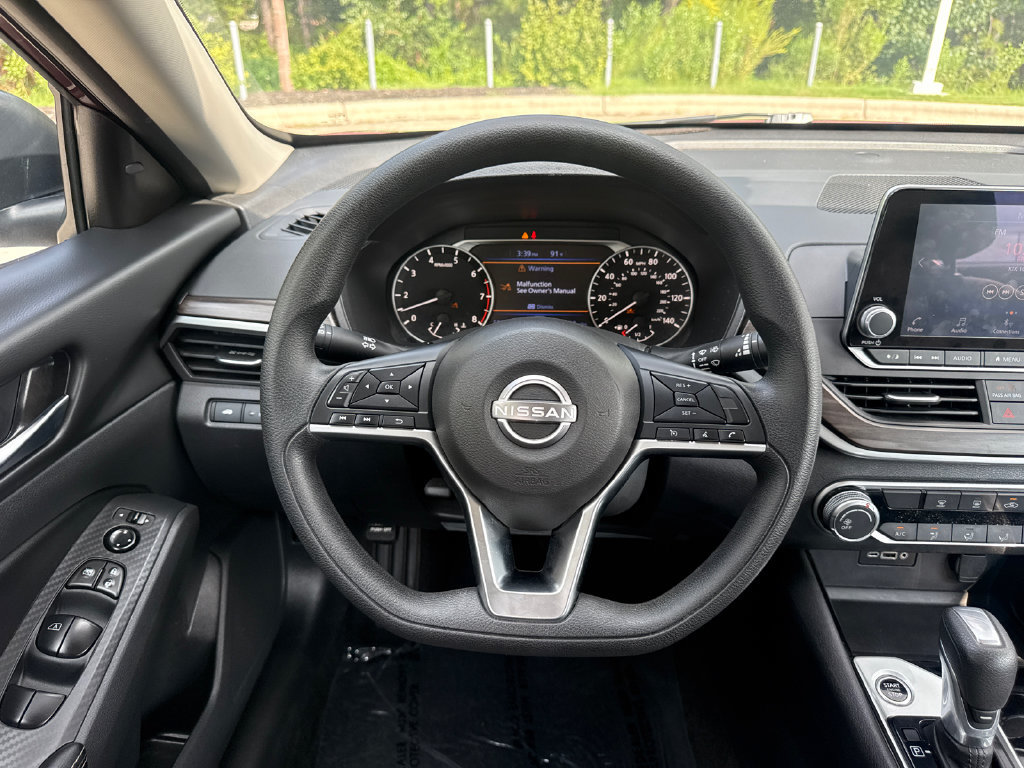 Used 2024 Nissan Altima 2.5 SV FWD image 19