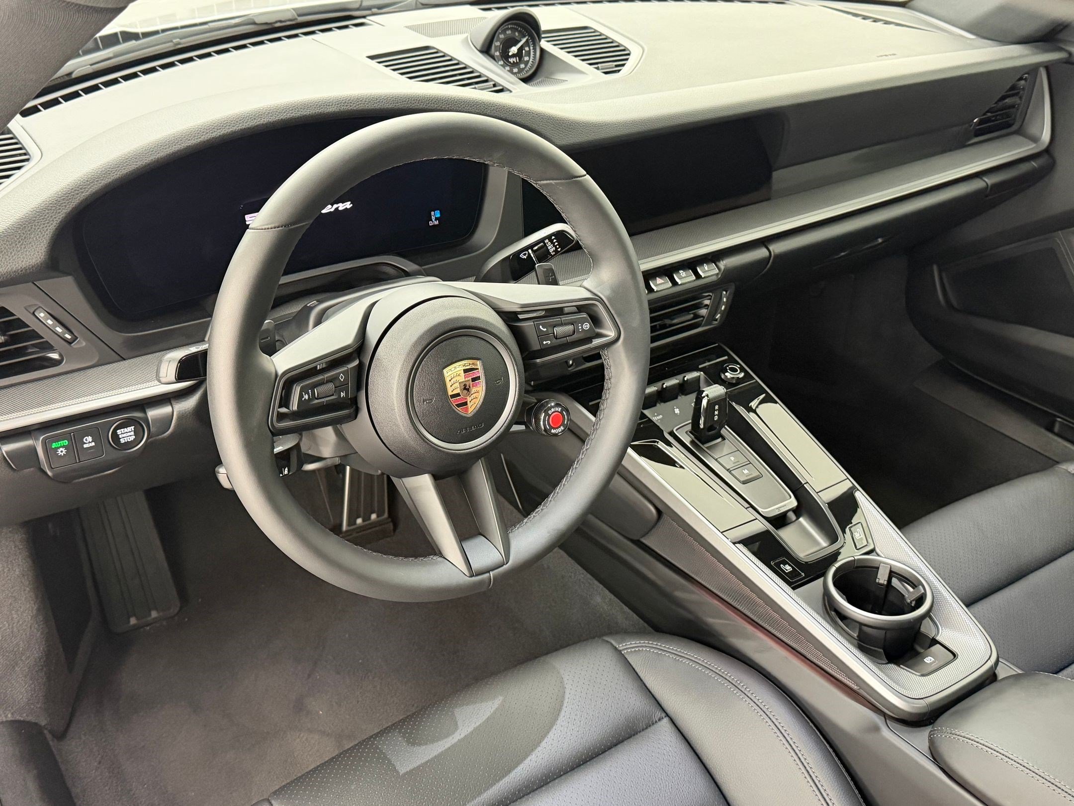 Certified 2025 Porsche 911 Carrera RWD image 4
