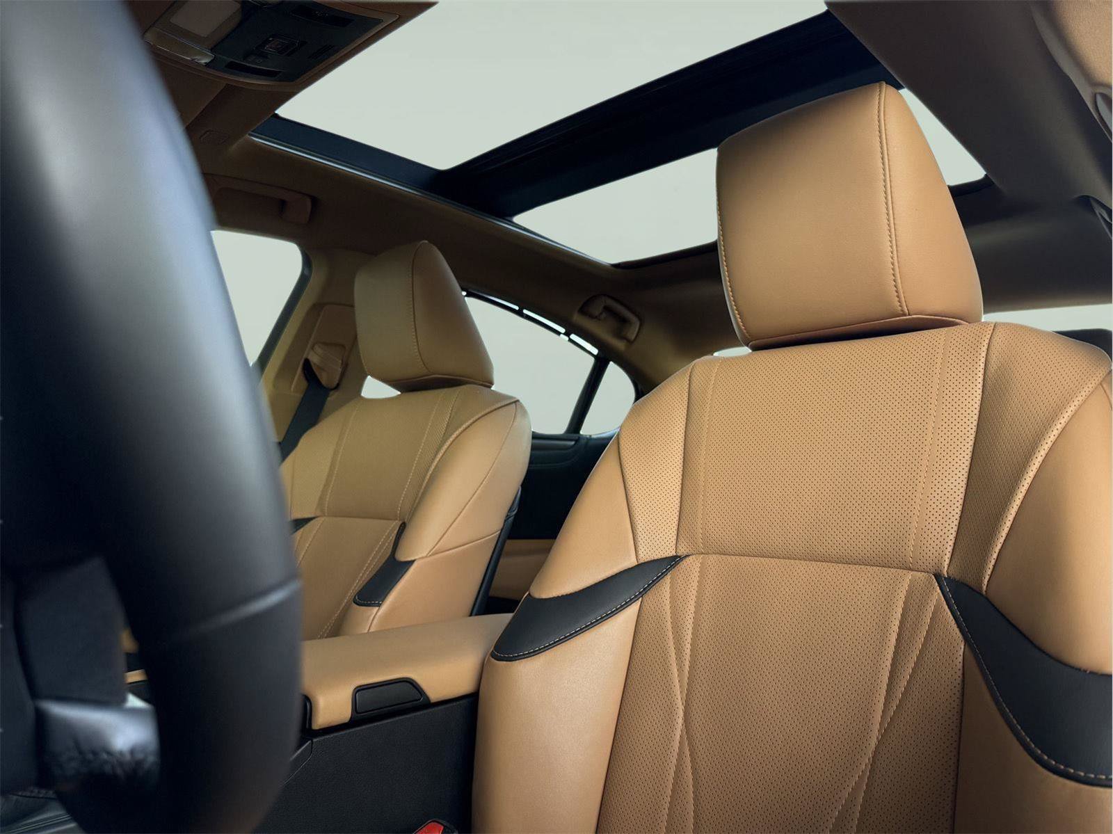 Used 2024 Lexus ES 350 Ultra Luxury w/ Accessory Package (Z2) FWD image 10