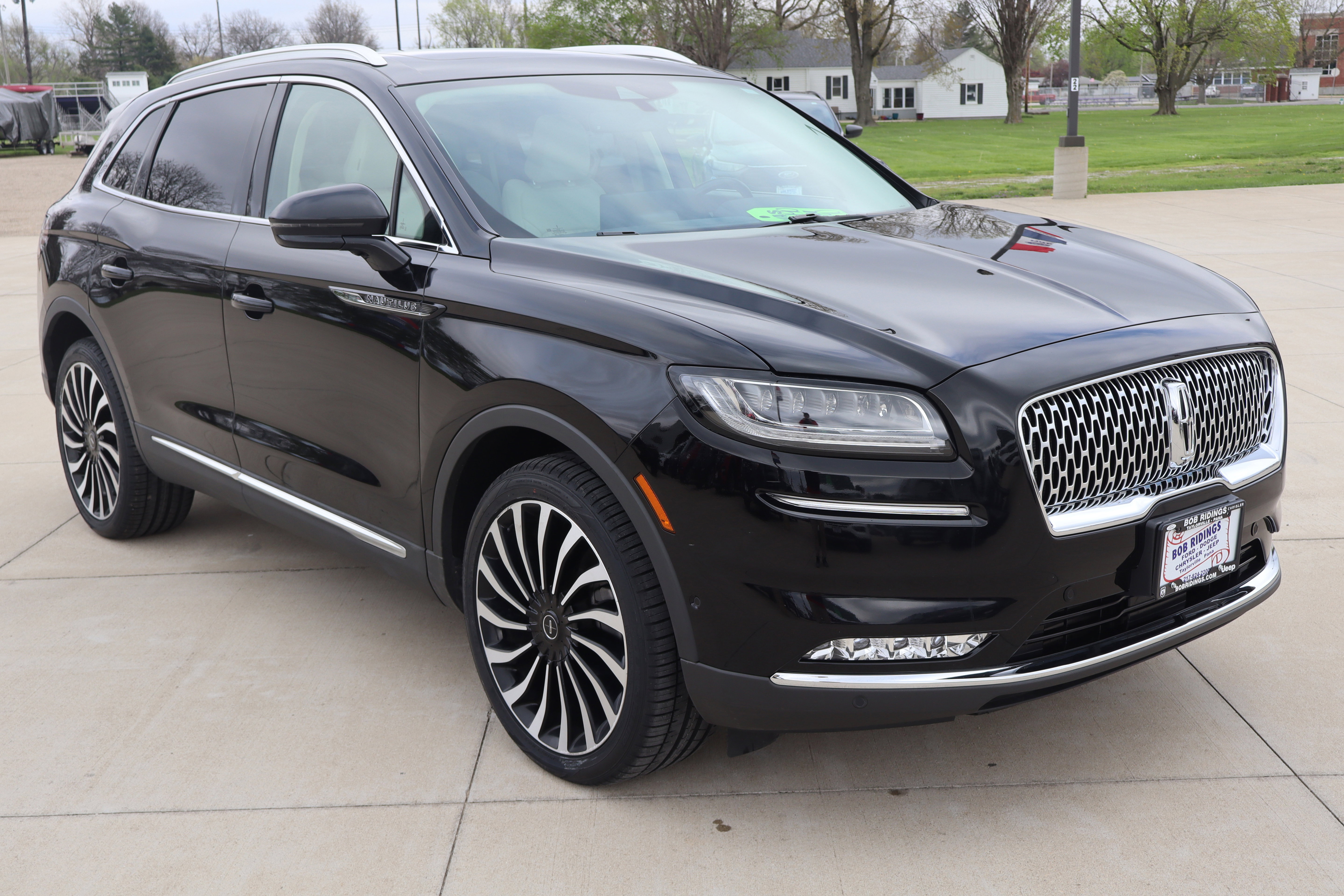 Used 2022 Lincoln Nautilus Black Label AWD/4WD image 3