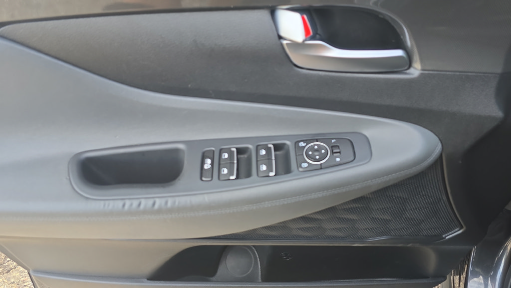 Used 2022 Hyundai Santa Fe SEL AWD/4WD image 16
