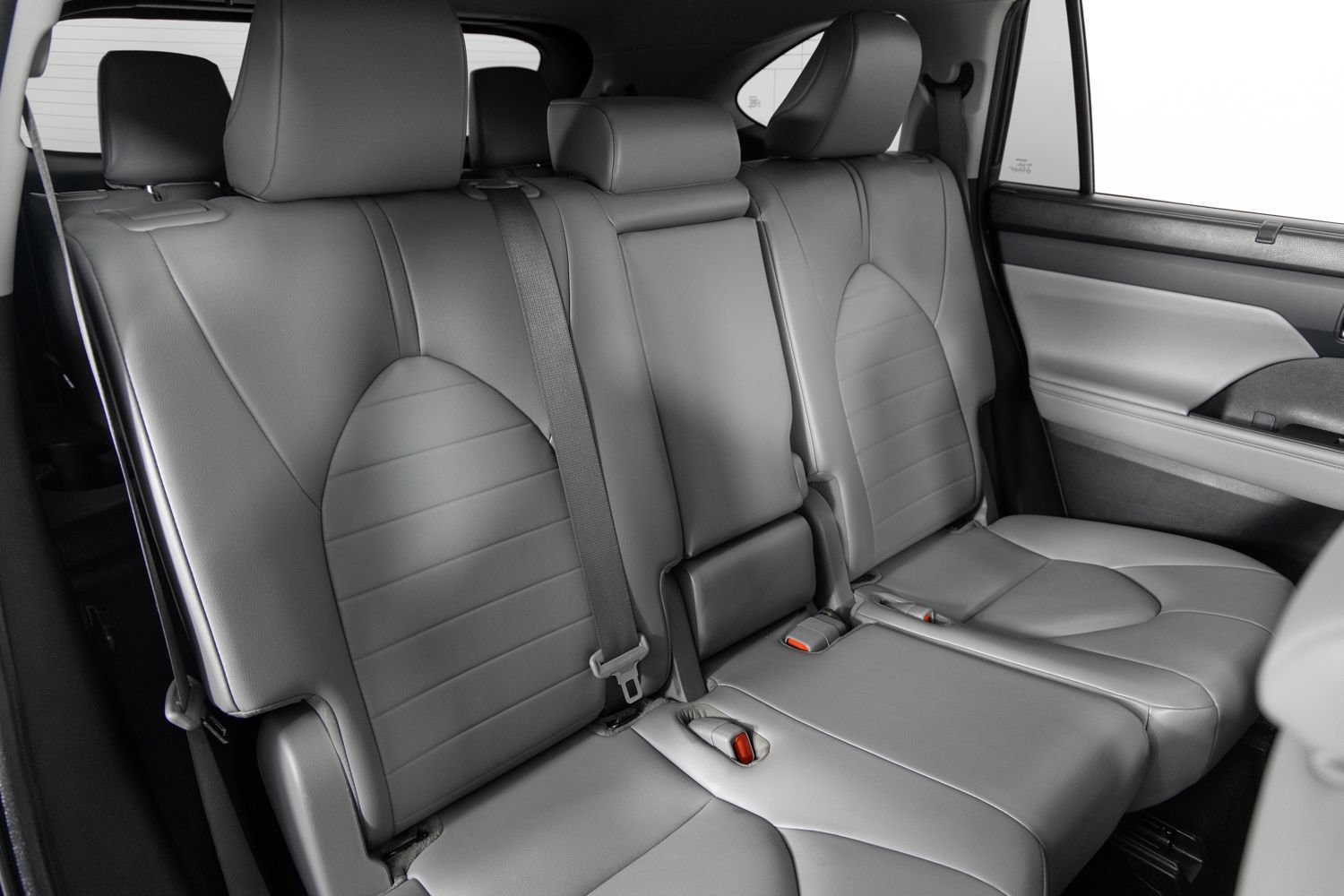 Used 2022 Toyota Highlander XLE AWD/4WD image 25