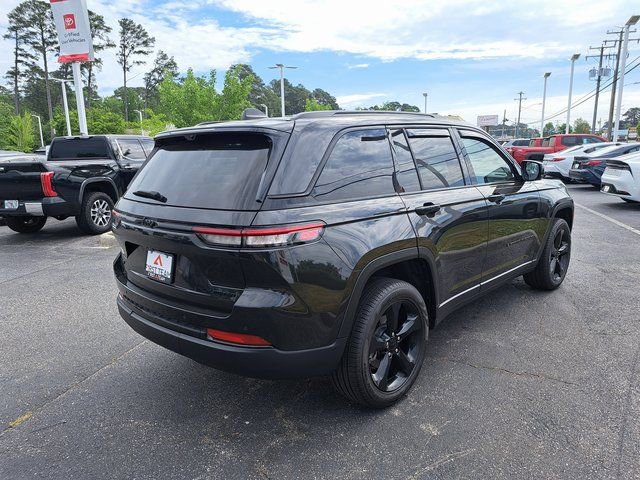 Used 2024 Jeep Grand Cherokee Limited w/ Luxury Tech Group II image 7