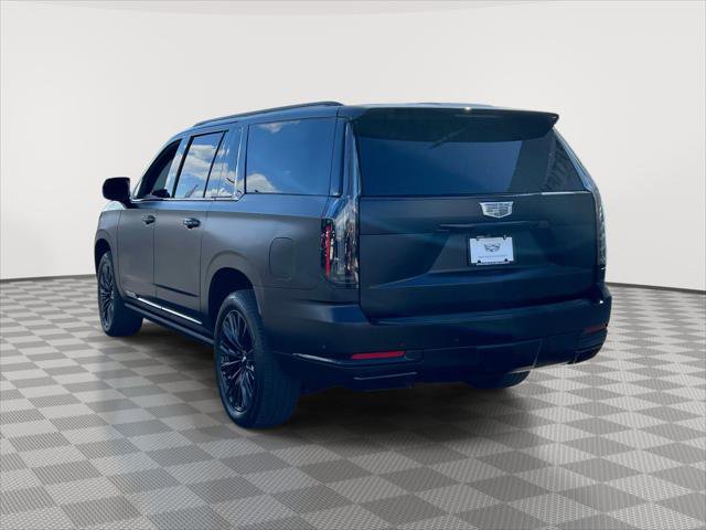 Used 2025 Cadillac Escalade ESV Sport w/ LPO, ONYX Package AWD/4WD image 5
