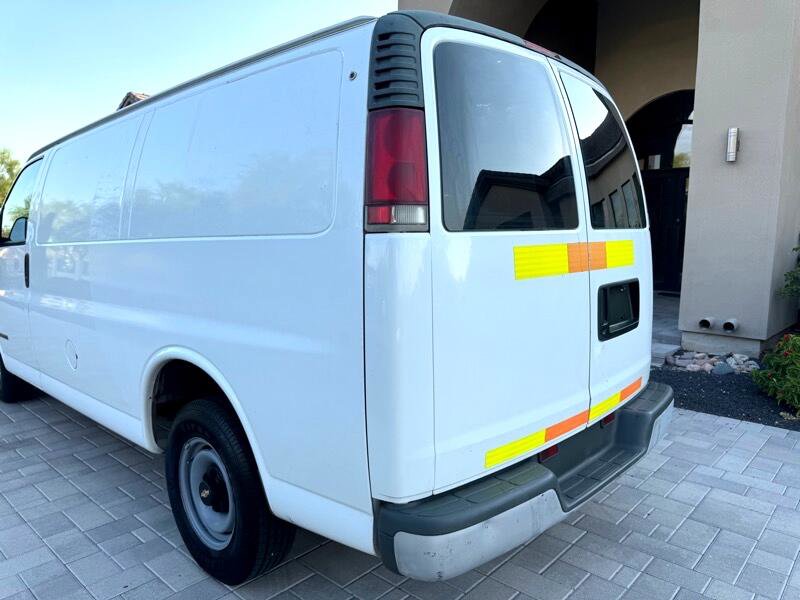 Used 2000 Chevrolet Express 2500 image 4