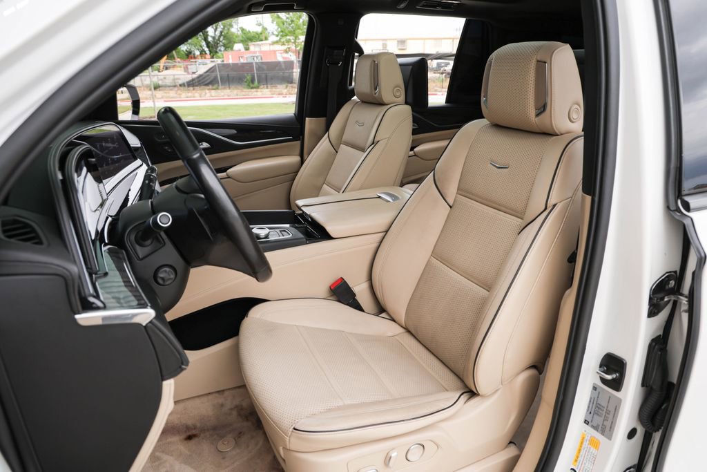 Used 2021 Cadillac Escalade Premium Luxury w/ Driver Assist Tech Package AWD/4WD image 16