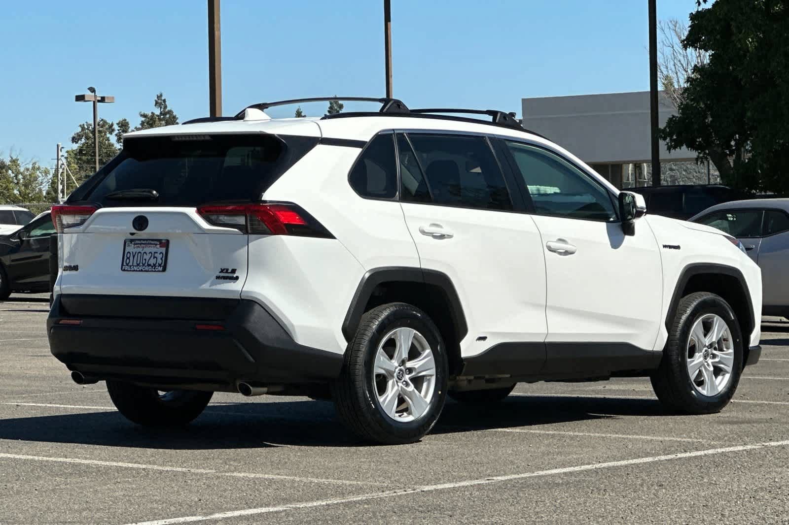 Used 2021 Toyota RAV4 XLE w/ Convenience Package AWD/4WD image 2