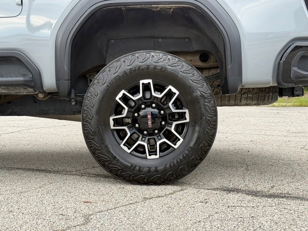 Used 2024 GMC Sierra 2500 AT4X AWD/4WD image 10