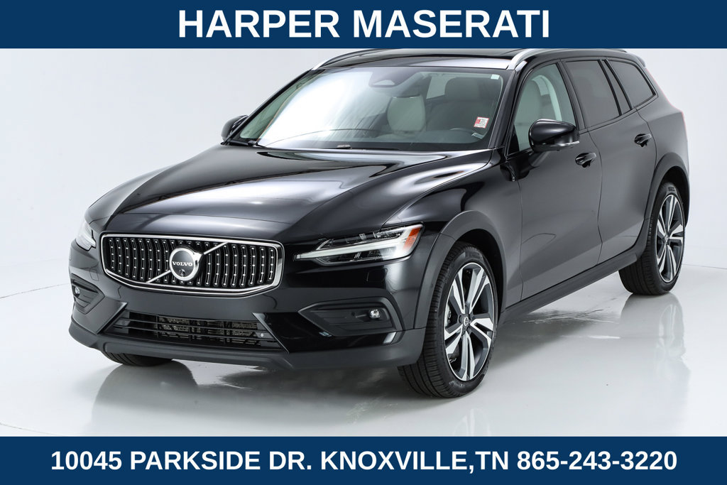 Used 2024 Volvo V60 B5 Cross Country Plus w/ Protection Package Premier AWD/4WD image 1