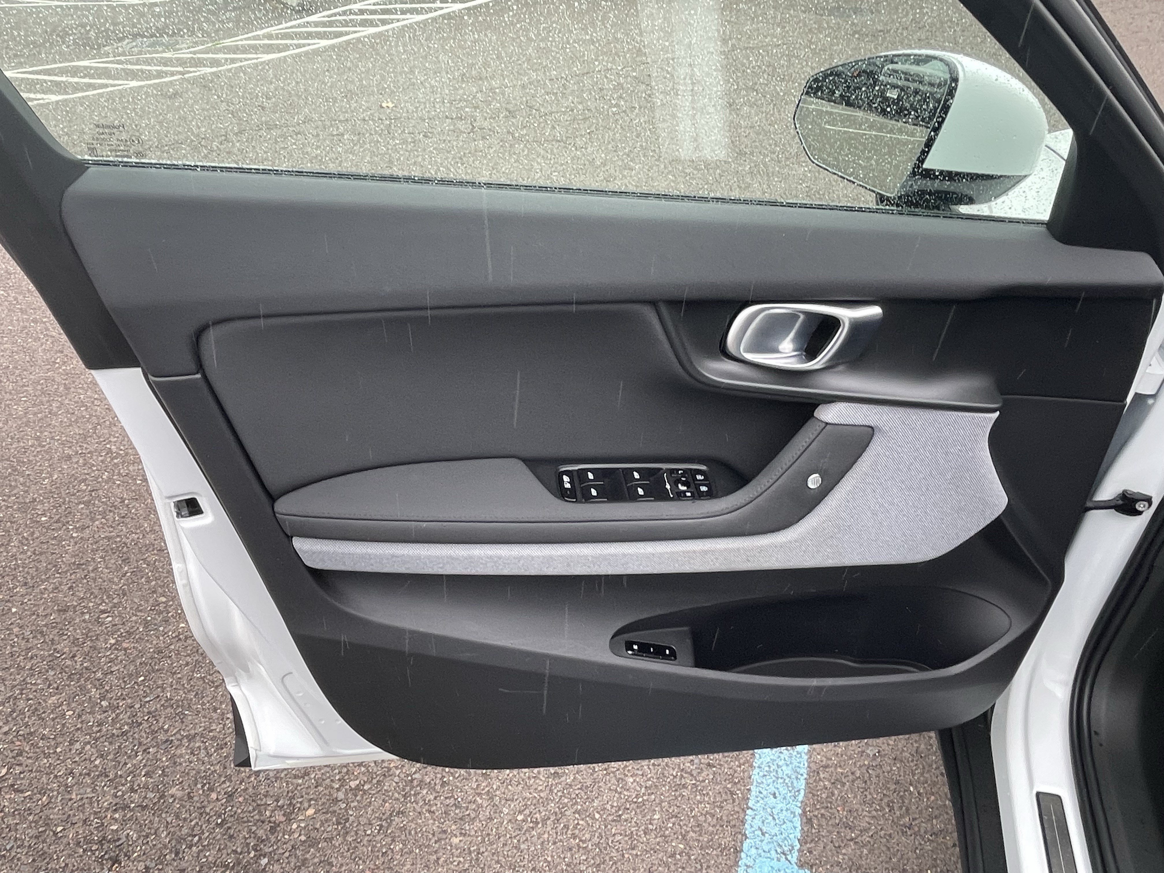 Used 2023 Polestar Polestar 2 w/ Pilot Pack AWD/4WD image 17