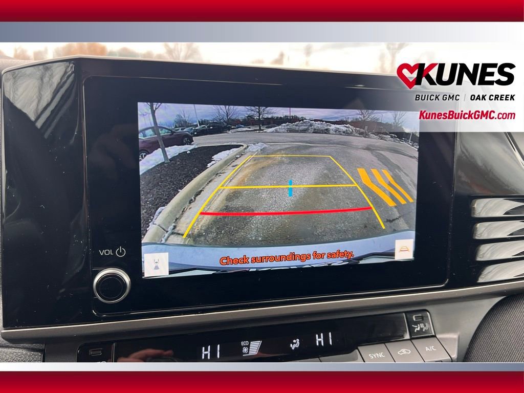 Used 2025 Toyota Camry SE image 16